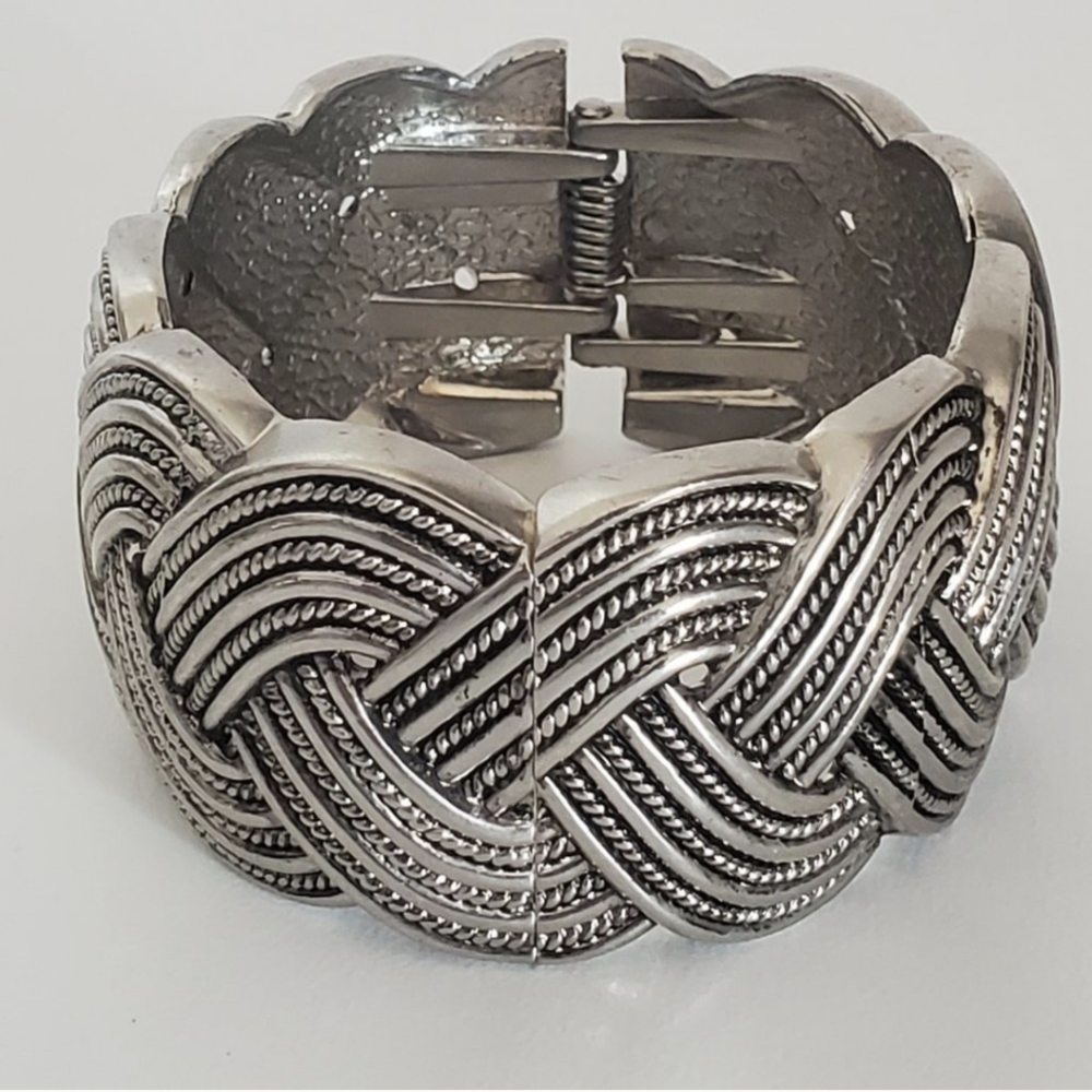 Vintage 90s Boho Hippie Silver Tone Celtic Braided Chunky Heavy Hinged Bracelet - Picture 3 of 4